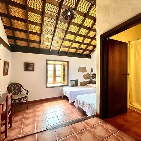Apto En Una Casa Rural, Con Cocina, Piscina, Barbacoa Compartidas Y Vistas En Sur De Tenerife 펜션 *