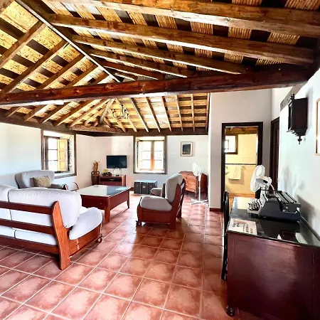 Apto En Una Casa Rural, Con Cocina, Piscina, Barbacoa Compartidas Y Vistas En Sur De Tenerife 펜션 *
