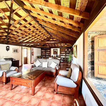 Apto En Una Casa Rural, Con Cocina, Piscina, Barbacoa Compartidas Y Vistas En Sur De Tenerife 산미겔데아보나