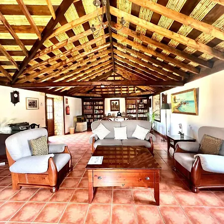 Apto En Una Casa Rural, Con Cocina, Piscina, Barbacoa Compartidas Y Vistas En Sur De Tenerife 산미겔데아보나