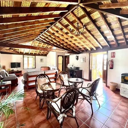 펜션 Apto En Una Casa Rural, Con Cocina, Piscina, Barbacoa Compartidas Y Vistas En Sur De Tenerife *