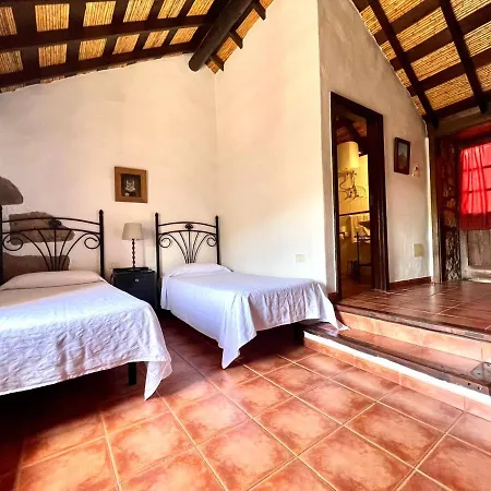 Apto En Una Casa Rural, Con Cocina, Piscina, Barbacoa Compartidas Y Vistas En Sur De Tenerife 펜션