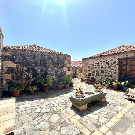 펜션 Apto En Una Casa Rural, Con Cocina, Piscina, Barbacoa Compartidas Y Vistas En Sur De Tenerife *