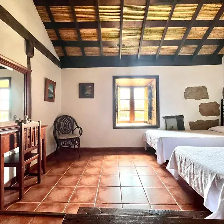 펜션 Apto En Una Casa Rural, Con Cocina, Piscina, Barbacoa Compartidas Y Vistas En Sur De Tenerife *