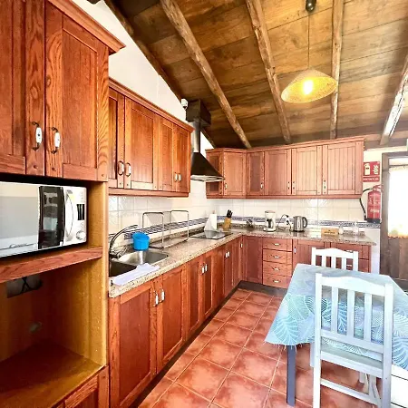 Apto En Una Casa Rural, Con Cocina, Piscina, Barbacoa Compartidas Y Vistas En Sur De Tenerife 펜션 *
