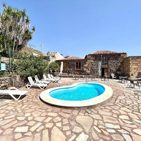 Apto En Una Casa Rural, Con Cocina, Piscina, Barbacoa Compartidas Y Vistas En Sur De Tenerife *