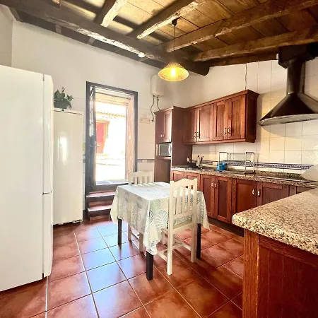 펜션 Apto En Una Casa Rural, Con Cocina, Piscina, Barbacoa Compartidas Y Vistas En Sur De Tenerife *